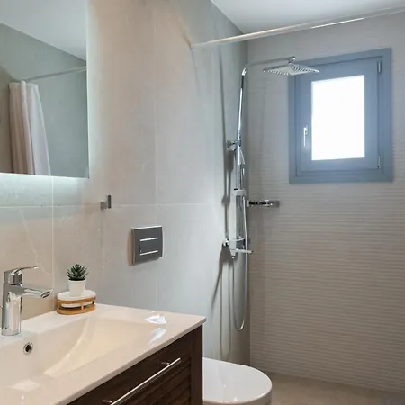 Kamarescozysuites Holiday home *