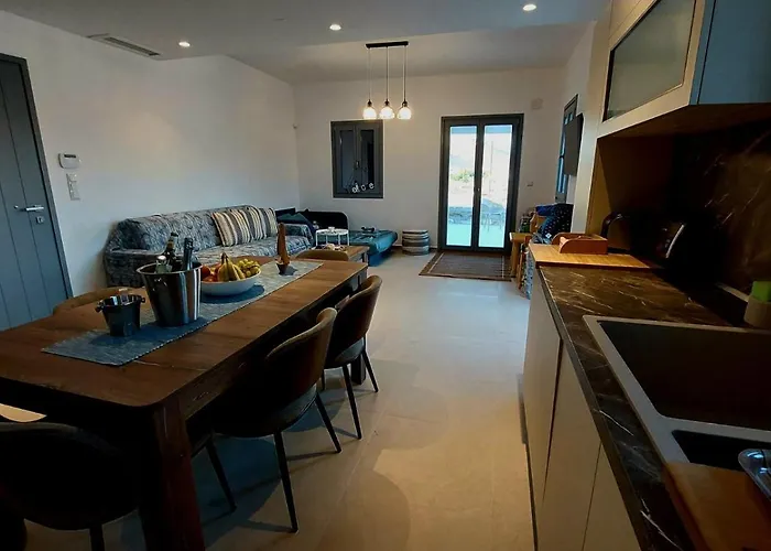 Feriehus Kamarescozysuites *